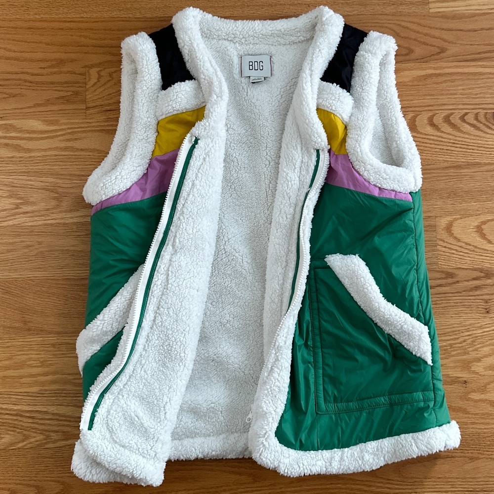 BDG Urban Outfitters NWOT Nylon Sherpa Vest (L) - Picture 5 of 14